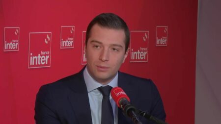 Au cœur des débats sur la réforme des retraites, le RN appelle à "soutenir une politique nataliste"
                              Le président du Rassemblement national, Jordan Bardella, estime qu'il faut "soutenir une politique nataliste" pour rendre viable à long terme le système de retraite par répartition.