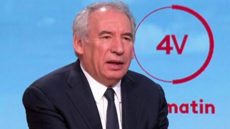 Réforme des retraites : les exemples de retraits de textes dans l'histoire récente "n'ont jamais été favorables par la suite", estime François Bayrou
                              François Bayrou, président du MoDem et haut-commissaire au Plan, était l'invité des "4 Vérités" sur France 2, mercredi 29 mars.