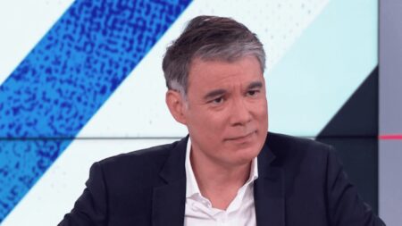 Réforme des retraites : "Le mieux c’est que cette loi ne soit jamais votée définitivement", affirme Olivier Faure
                              L’émission "Dimanche en politique" du 12 mars reçoit Olivier Faure, premier secrétaire du PS qui s’exprime sur la réforme des retraites et le récent vote qui a été effectué au Sénat.