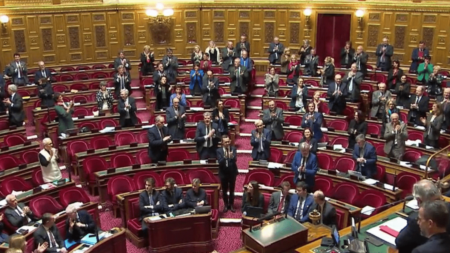 Réforme des retraites : la bataille parlementaire entre dans sa dernière phase
                              La bataille parlementaire autour de la réforme des retraites devrait s'achever jeudi 16 mars. Samedi 12, le gouvernement a vu son projet de loi validé par le Sénat.