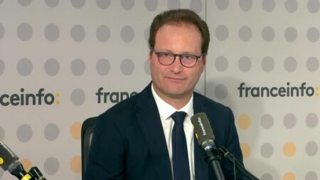Réforme des retraites : "Nous irons au vote", indique le député Renaissance Sylvain Maillard, convaincu qu'il "y a une majorité"
                              Le recours à l'article 49.3 de la Constitution pour faire passer le projet de loi sans vote n'est pas une option, selon  le président du groupe de travail sur les retraites et membre de la commission ...
