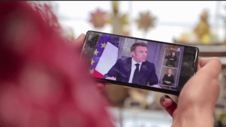Réforme des retraites : Emmanuel Macron a-t-il calmé la colère ?
                              Très attendue après de fortes journées de mobilisation contre la réforme des retraites, la prise de parole d'Emmanuel Macron a été critiquée par de nombreux Français.