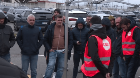 Réforme des retraites : la réponse d’Emmanuel Macron aux syndicats
                              Deux nouvelles journées de mobilisation sont annoncées, celles du samedi 11 mars et du 15 mars dans une lettre. L’intersyndicale a demandé à être reçue en urgence par Emmanuel Macron, qui a décliné. L...