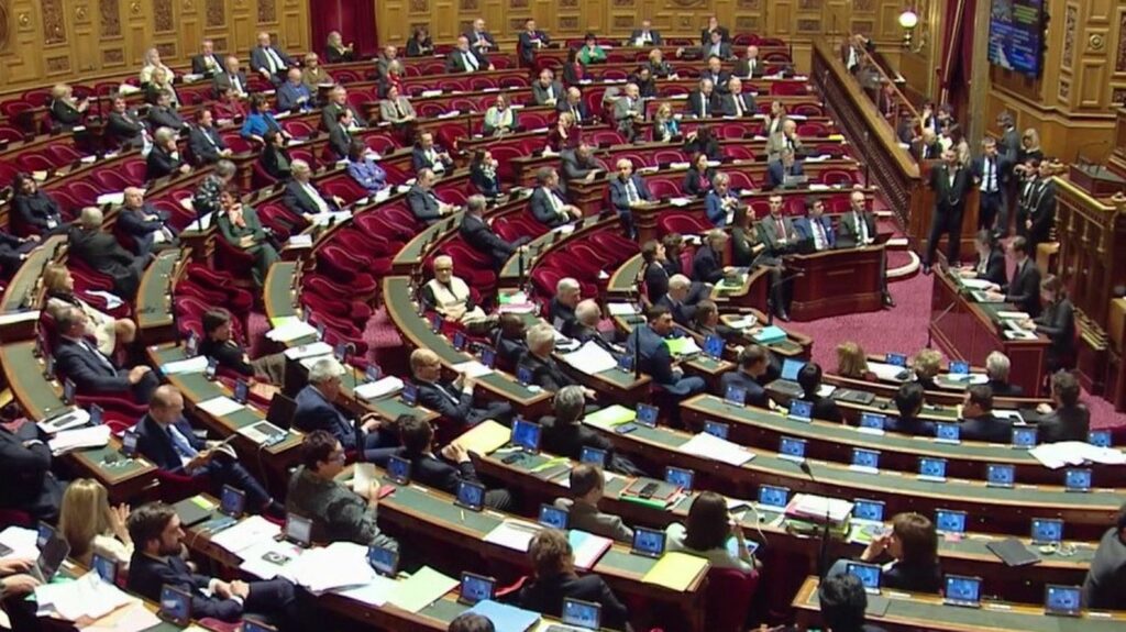 Réforme des retraites : à quoi ressemblera le texte définitif ?
                              La partie s’annonce serrée pour le gouvernement, qui devra d’ici jeudi 16 mars trouver une majorité pour voter le texte de la réforme des retraites. Tout se jouera mercredi. Sept députés et sept sénat...