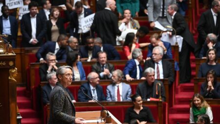 Réforme des retraites : "Échec total pour Emmanuel Macron", "aveu de faiblesse", "meilleure option" ... Les réactions des politiques après l'utilisation du 49.3
                              Emmanuel Macron et son gouvernement ont décidé de déclencher l'article 49.3 de la Constitution pour faire adopter la réforme des retraites. Les oppositions annoncent qu'elles déposeront des motions de...