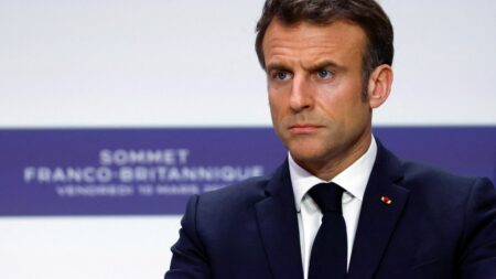 Réforme des retraites : la presse étrangère évoque une "défaite" pour Emmanuel Macron après le recours à l'article 49.3
                              La situation politique et sociale en France est aussi regardée avec attention par nos voisins. Et la presse étrangère a suivi attentivement les derniers événements à l'Assemblée ce 16 mars.