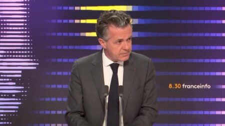 Sécheresse : "On va modifier les règles d'usage des eaux usées traitées" et "des eaux de pluie", affirme Christophe Béchu
                              "On est à moins de 1 % de réutilisation des eaux usées quand les Italiens sont à 10 % et les Espagnols à presque 20 %", regrette le ministre de la Transition écologique, mardi sur France Bleu Azur.