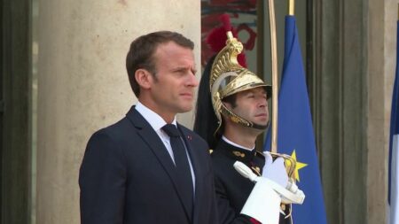 Réforme des retraites : les Roannais divisés alors que le chef de l’État va s’exprimer
                              Mercredi 22 mars, Emmanuel Macron va prendre la parole pour répondre aux interrogations quant à la réforme des retraites. À Roanne, les avis sur la question sont partagés.