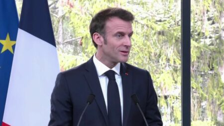 Sécheresse : Emmanuel Macron annonce une nouvelle tarification progressive de l'eau
                              En déplacement dans les Hautes-Alpes, jeudi 30 mars, le chef de l'État a dévoilé les contours de son plan eau.