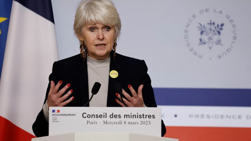 "'Playboy' est un condensé de stéréotypes sexistes" : la ministre de l'Egalité entre les femmes et les hommes tacle Marlène Schiappa après son interview
                              Isabelle Rome, ministre chargée de l'égalité entre les femmes et les hommes, s'en prend vivement à sa collègue du gouvernement dans un entretien au "Figaro".