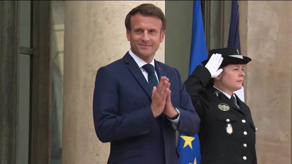 Taïwan : Emmanuel Macron s’attire les foudres de la communauté internationale après sa sortie sur l'île
                              À son retour de Chine, Emmanuel Macron a tenu une position ambiguë sur Taïwan, ce qui n’a pas manqué de provoquer l'incompréhension de la presse internationale et de Donald Trump.