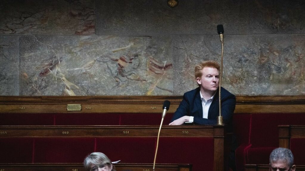 Le député Adrien Quatennens est réintégré au sein du groupe La France insoumise, après sa condamnation pour violences conjugales
                              Le député du Nord avait été exclu le 13 décembre 2022 pour quatre mois. Sa réintégration était aussi conditionnée à sa participation à un stage de sensibilisation aux violences sexistes et sexuelles a...