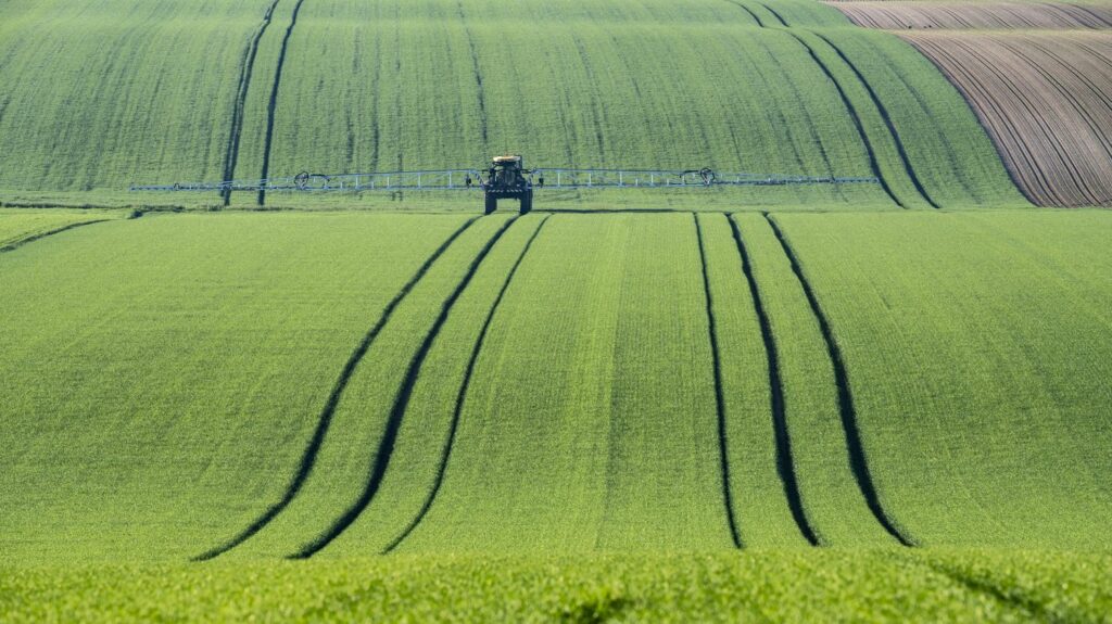 L'agriculture manque de bras
                              Nouveaux agriculteurs, c'est "Le mot de l'éco" cette semaine. Il en faudrait beaucoup pour prendre la place des anciens agriculteurs. Cela fait des années que tout le monde donne l'alerte.