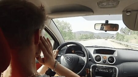 Automobile : le permis de conduire dès 16 ans à l’étude
                              Pourra-t-on bientôt passer son permis de conduire dès 16 ans ? C'est l'une des pistes sur laquelle planche actuellement le gouvernement. Mais est-ce une bonne ou une mauvaise mesure, sachant que beauc...