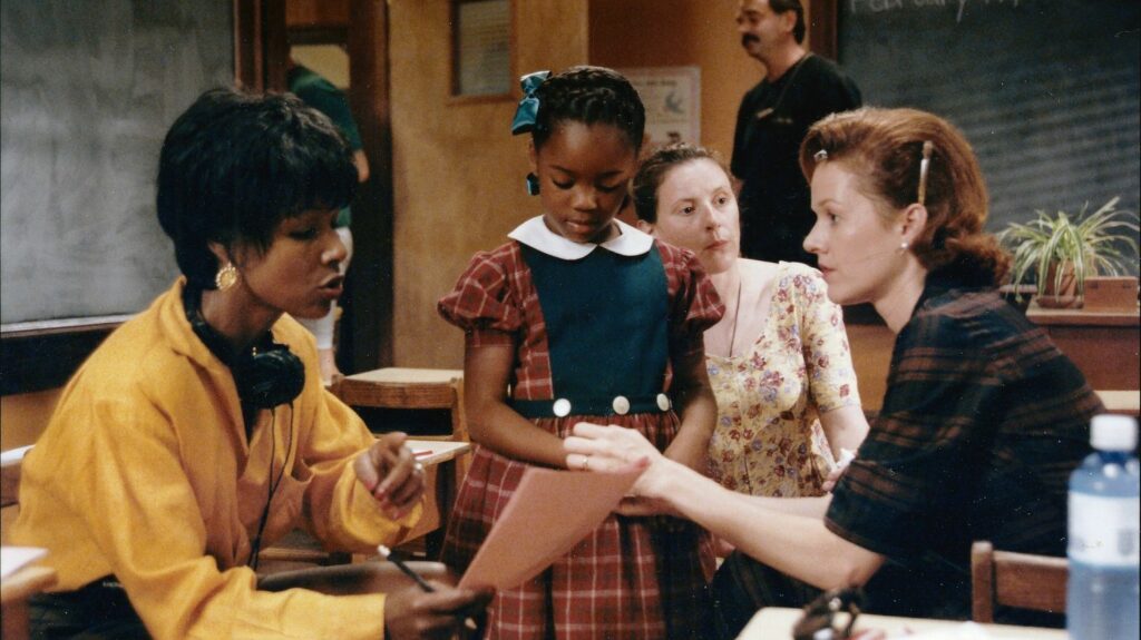 La cinéaste Euzhan Palcy et son film "Ruby Bridges", menacé d'interdiction en Floride, remportent une victoire symbolique
                              Le film d'Euzhan Palcy, Ruby Bridges, restera bien un support éducatif dans les écoles primaires qui l'ont dans leur catalogue en Floride. Un Etat où des livres ont déjà été bannis de bibliothèques sc...