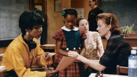 La cinéaste Euzhan Palcy et son film "Ruby Bridges", menacé d'interdiction en Floride, remportent une victoire symbolique
                              Le film d'Euzhan Palcy, Ruby Bridges, restera bien un support éducatif dans les écoles primaires qui l'ont dans leur catalogue en Floride. Un Etat où des livres ont déjà été bannis de bibliothèques sc...