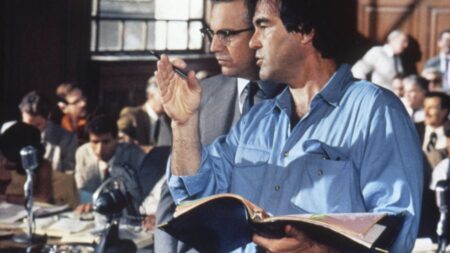 Cinéma : "JFK", le chef-d'œuvre d'Oliver Stone, ressort dans un coffret spécial
                              Le film-fleuve de 1991, qui documente l'enquête sur l'assassinat du président américain en 1963
avec Kevin Costner dans le rôle du procureur Jim Garrison, fait l'objet d'un coffret collector en haute ...