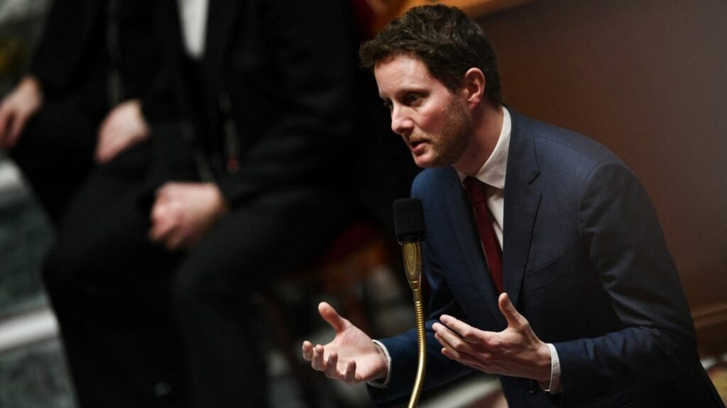 Jets privés : le gouvernement favorable à une "contribution supplémentaire" en 2024, selon Clément Beaune
                              Le ministre des Transports a fait cette déclaration à l'Assemblée nationale lors d'un débat sur l'interdiction de ce moyen de transport très polluant.