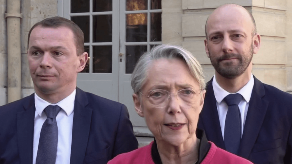 Matignon : une réunion qui se solde par un échec
                              Mercredi 5 avril, à la veille de la onzième journée de mobilisation contre la réforme des retraites, la rencontre entre Élisabeth Borne et les syndicats n’a rien donné.