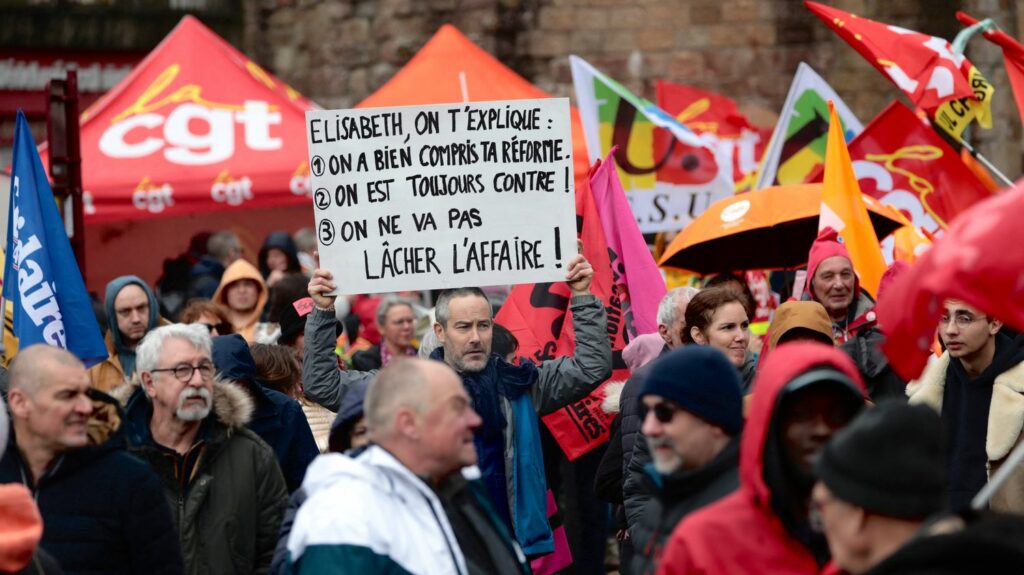 Rencontre d'Elisabeth Borne avec les partenaires sociaux : "Nous voulons faire comprendre la profondeur de la colère", affirment les syndicats
                              La Première ministre Elisabeth Borne recevra les syndicats à Matignon à 10h ce mercredi, puis le patronat à 17h. 