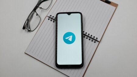 Enquête ouverte sur les boucles de discussion Telegram du groupe d'extrême droite "FRDETER"
                              Le groupe d'extrême droite "FRDETER" utilisait des boucles de discussion Telegram pour échanger des propos racistes et lancer des appels à la violence.