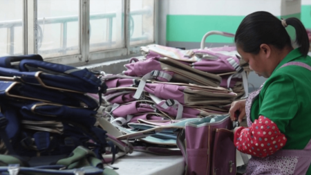 Chine : partir ou rester, les entrepreneurs français hésitent
                              Alors qu’Emmanuel Macron, en déplacement en Chine, fait le pari de la relance de la coopération économique avec le géant, les entrepreneurs français sur place se posent la question du départ. La Franc...