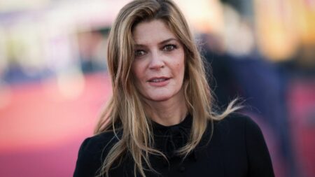 Festival de Cannes 2023 : Chiara Mastroianni sera maîtresse de cérémonie
                              La fille de Catherine Deneuve et de Marcello Mastroianni présentera la cérémonie d'ouverture le 16 mai, ainsi que la cérémonie de clôture le 27 mai. Elle succède à Virginie Efira, qui officiait l'an d...