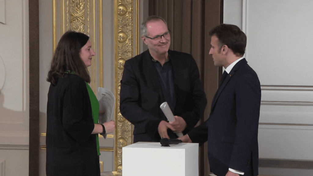 Fin de vie : un projet de loi devrait voir le jour d'ici la fin de l'été
                              Suite aux conclusions rendues par la convention citoyenne sur la fin de vie, le président de la République a annoncé lundi 3 avril sa volonté de voir émerger un projet de loi sur la question avant la ...