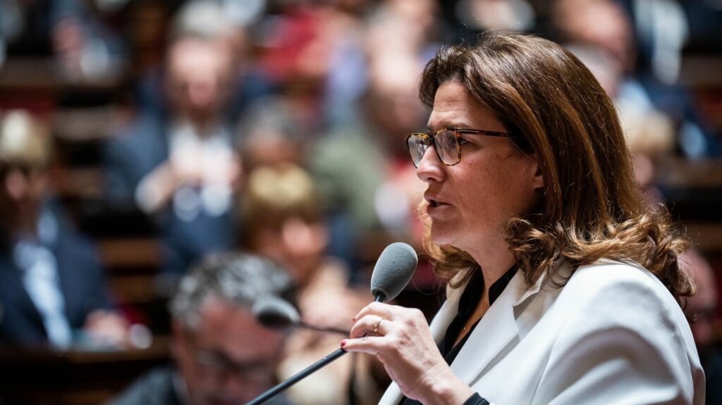 Fonds Marianne : l'avocate de la famille de Samuel Paty réclame l'ouverture d'enquêtes judiciaire et parlementaire
                              Deux associations qui ont bénéficié du Fonds Marianne contre le séparatisme, crée après l'assassinat de Samuel Paty, sont soupçonnées d'avoir utilisé cette enveloppe à d'autres fins. 
