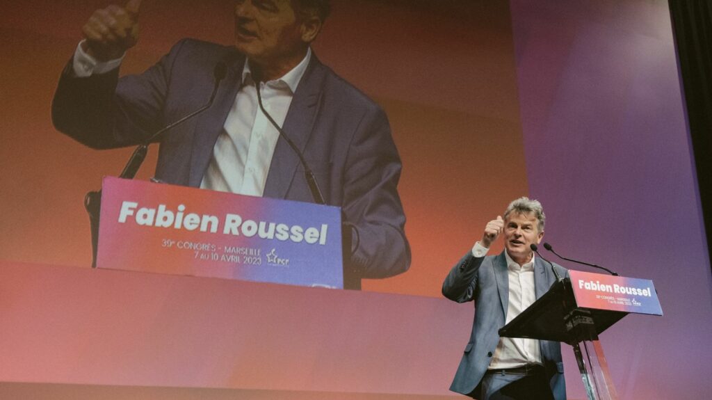 Immigration : nos frontières sont-elles "des passoires" ?
                              Clément Viktorovitch revient chaque semaine sur les débats et les enjeux politiques. Dimanche 16 avril : la question de l'immigration, relancée par le secrétaire national du Parti communiste Fabien Ro...