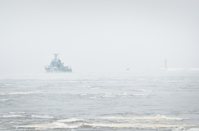 Le drame des navires de croisière alors que des rafales allant jusqu'à 135 km / h provoquent des annulations de ferry