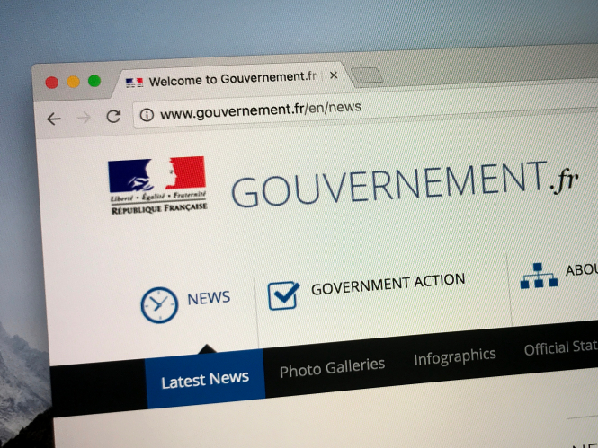 Les étrangers parmi les perdants face à la "numérisation excessive" de la France