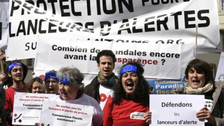 Dans la peau de l'info. Ce qu'il faut savoir sur les lanceurs d'alerte, un an après l'adoption d'une loi censée les protéger
                              Tous les matins, Marie Dupin se glisse dans la peau d'une personnalité, d'un événement, d'un lieu ou d'un fait au cœur de l'actualité.