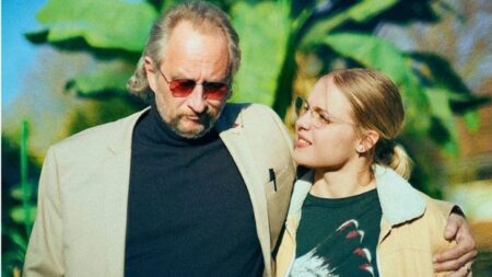 "Normale" : l'histoire d'une jeune aidante, soutien d'un père malade, avec un Benoît Poelvoorde bouleversant
                              Fidèle à des sujets et à des personnages en marge, Olivier Babinet adapte la pièce "Le Monstre du couloir" de David Greig