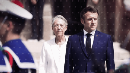 Politique : l’exécutif est-il au bord de la rupture ?
                              Y a-t-il désormais deux lignes qui cohabitent au sommet de l’exécutif ? La communication de ce vendredi 7 avril, de Rodez à Pékin, repose sur un élément de langage : "Nous avons les mêmes objectifs". ...