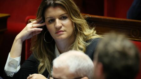 Politique : la polémique sur l'utilisation douteuse du fonds Marianne embarrasse le gouvernement
                              Des révélations au sujet de l'utilisation douteuse du fonds Marianne créent la polémique. Cette enveloppe de deux millions d'euros, créée après l'assassinat de Samuel Paty à l'initiative de Marlène Sc...
