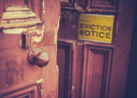Projet de loi anti-squatter en France : s'il est adopté, qu'est-ce que cela changerait ?