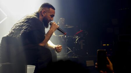 Polémiques autour du rappeur Médine : "Je n'ai pas l'intention d'abandonner", assure le chanteur
                              Invité de Mouv' lundi, le rappeur Médine déplore les attaques d'élus Rassemblement national et Les Républicains après plusieurs de ses concerts. Marine Le Pen dénonce de son côté "un véritable appel à...