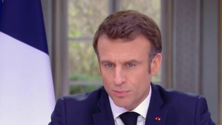 Réforme des retraites : comment Emmanuel Macron peut-il retrouver la confiance des Français ?
                              Le président de la République s'exprimera lors d'une allocution télévisée lundi à 20 heures, après trois mois de crise sociale liée à la réforme des retraites.