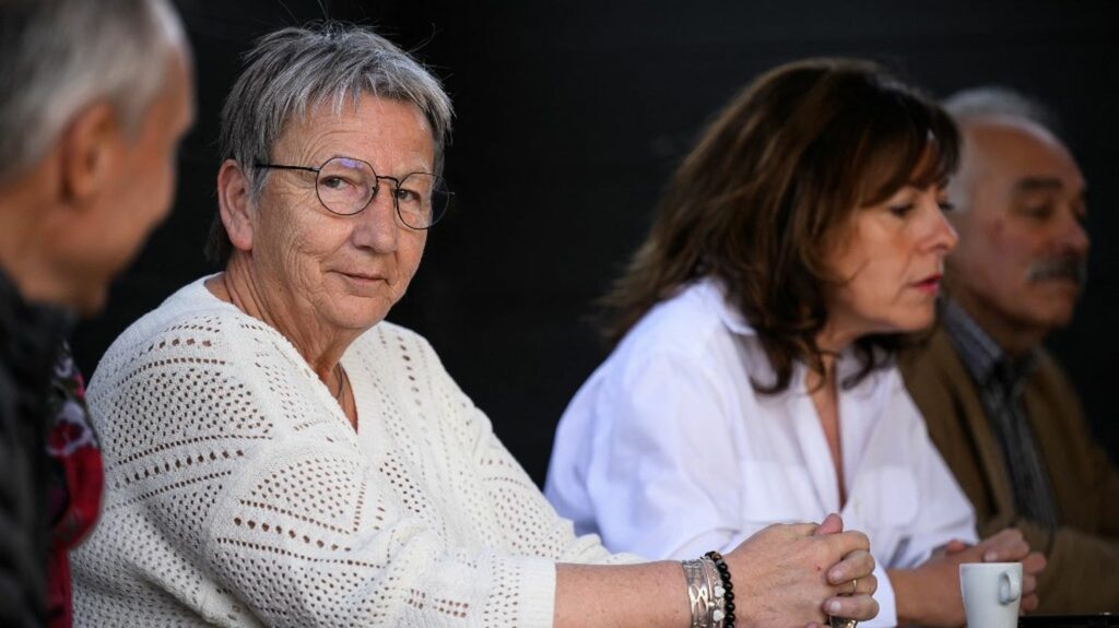 Réforme des retraites : "On m'a empêchée de manifester", déplore la députée socialiste dissidente Martine Froger
                              "On a vu des panneaux arriver, où était indiqué dessus 'Froger dégage, Froger collabo, Froger facho'" dans la manifestation contre la réforme des retraites jeudi à Foix, dénonce jeudi, sur France Inte...