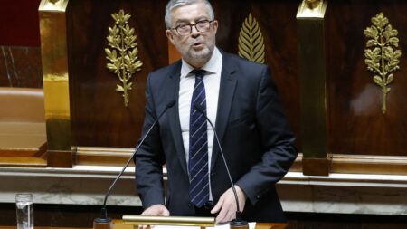 Réforme des retraites : "Nous avons réitéré notre demande d'un référendum" à la Première ministre, explique le président du groupe Liot à l'Assemblée nationale
                              Elisabeth Borne a reçu partis politiques et groupes parlementaires pour discuter de la réforme des retraites à Matignon lundi 3 avril après-midi.