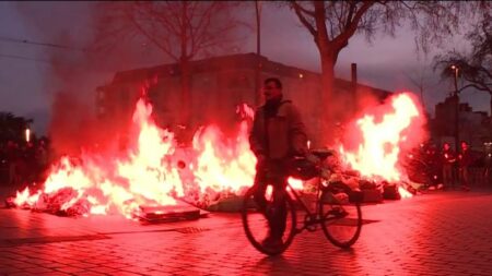 Réforme des retraites : chronologie d’une réforme agitée
                              Vendredi 14 avril, le Conseil constitutionnel a validé le texte de loi sur la réforme des retraites avant qu’il ne soit promulgué dans la foulée par Emmanuel Macron. Un long combat pour l’exécutif.