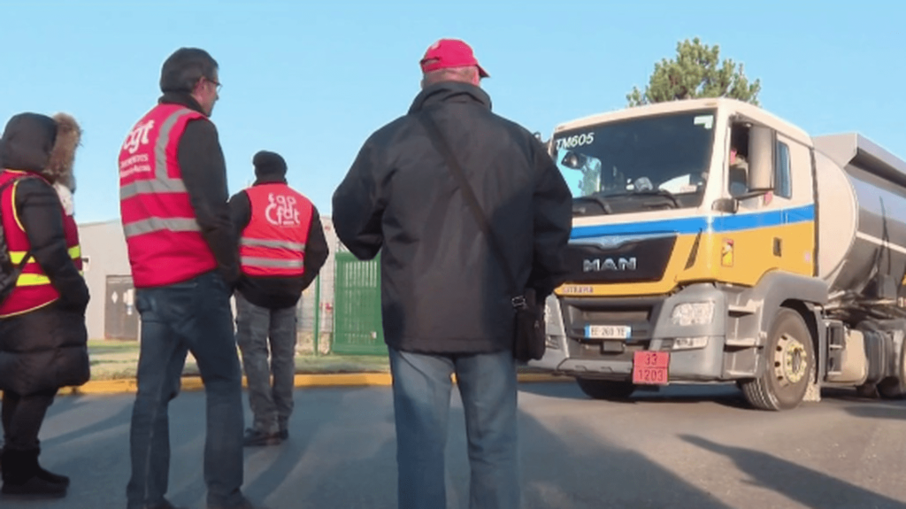 Réforme des retraites : les opposants restent mobilisés
                              Mercredi 5 avril, l’intersyndicale a rencontré Elisabeth Borne à Matignon. Cette rencontre s’est soldée par un échec. Les syndicats ont appelé à une mobilisation importante, jeudi 6 avril.