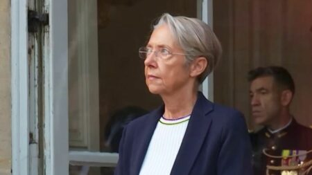Réforme des retraites : une semaine capitale pour le gouvernement
                              La semaine s'annonce importante pour Élisabeth Borne. La Première ministre recevra Marine Le Pen puis des élus locaux, avant la décision tant attendue du Conseil constitutionnel sur la réforme des ret...
