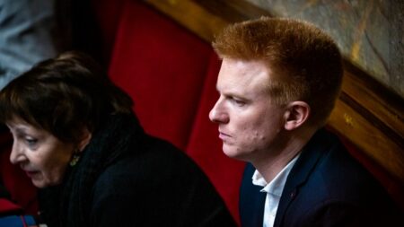 La réintégration d'Adrien Quatennens au groupe LFI débattue mardi à l'Assemblée nationale
                              Suspendu depuis près de quatre mois après sa condamnation pour violences contre son ex-compagne, Adrien Quatennens a été auditionné par des députés de La France insoumise qui vont présenter mardi "une...