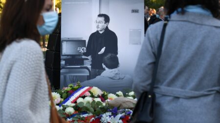 Assassinat de Samuel Paty : "Le fait d’avoir un réquisitoire, c’est un soulagement", se satisfait l’avocate de la famille du professeur 
                              Le parquet national antiterroriste a annoncé ses réquisitions concernant quatorze mis en cause dans l’assassinat de ce professeur d'histoire-géographie qui enseignait dans un collège des Yvelines...