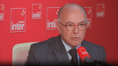 Retraites : l'ancien Premier ministre, Bernard Cazeneuve, dénonce la "mauvaise stratégie" du gouvernement
                              Invité de France Inter mercredi, l'ancien Premier ministre socialiste Bernard Cazeneuve estime que le gouvernement n'a pas adopté la bonne stratégie pour faire passer la réforme des retraites.