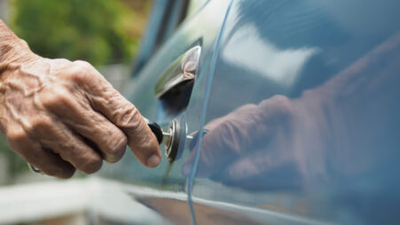 Sac mitigé alors que nos lecteurs réagissent au débat sur les tests pour les conducteurs âgés
