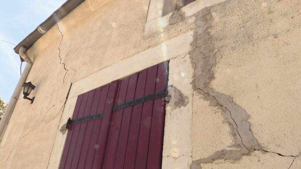 Sécheresse : face au fléau des maisons fissurées, une proposition de loi pour mieux accompagner les sinistrés
                              10 millions de maisons individuelles seraient fissurées à cause de la sécheresse en France. Une proposition de loi, portée par la députée écologiste Sandrine Rousseau, est présentée le 6 avril à l'Ass...