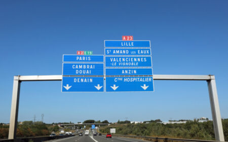 Une ville française essaie de payer les conducteurs pour qu'ils n'empruntent pas l'autoroute aux heures de pointe